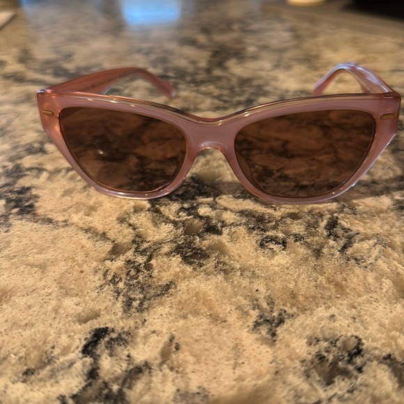 Brand new coach Chic Pink Cat-Eye Sunglasses - Picture 1 of 4